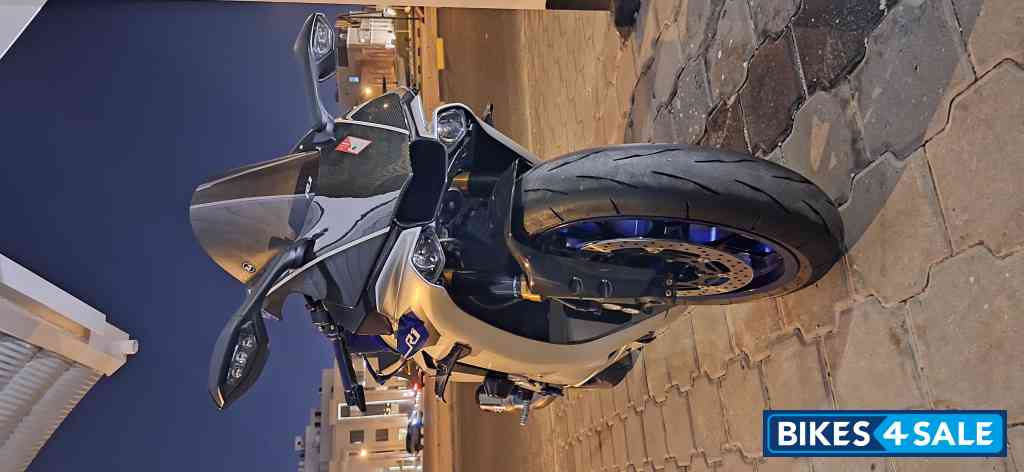 Yamaha R1