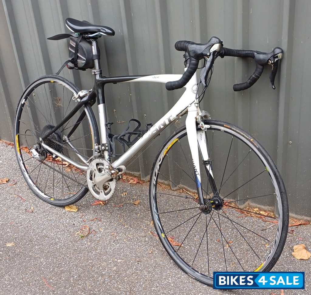 White Giant Giant OCR, A – Comp Road Bike