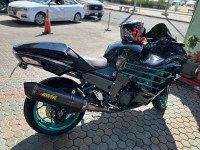 Black Kawasaki Ninja ZX-14R