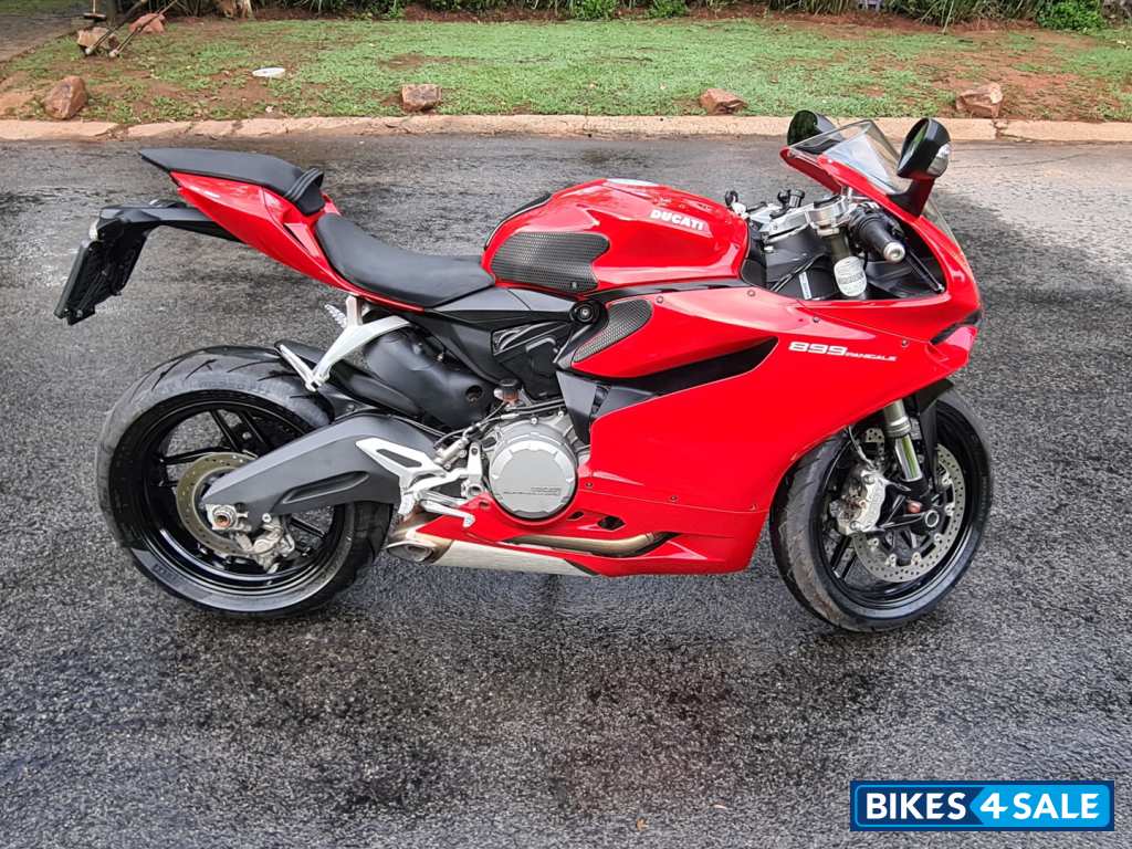 Red Ducati Panigale 899 Red Ducati Panigale 899