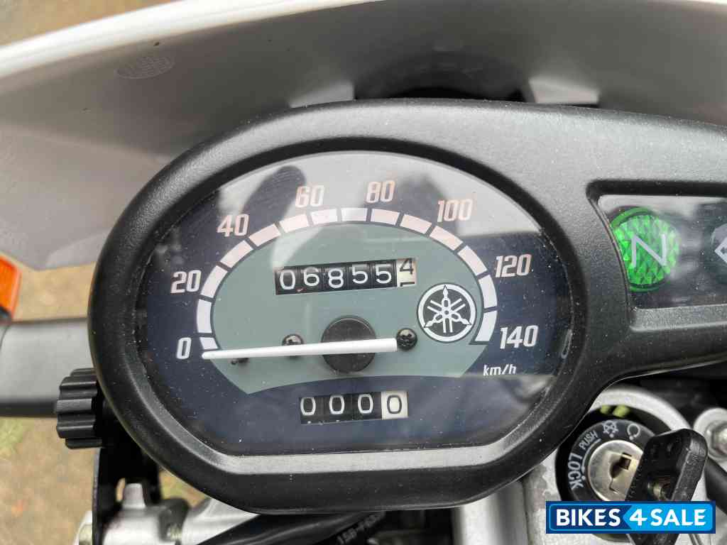 White Yamaha XTZ125 White Yamaha XTZ125