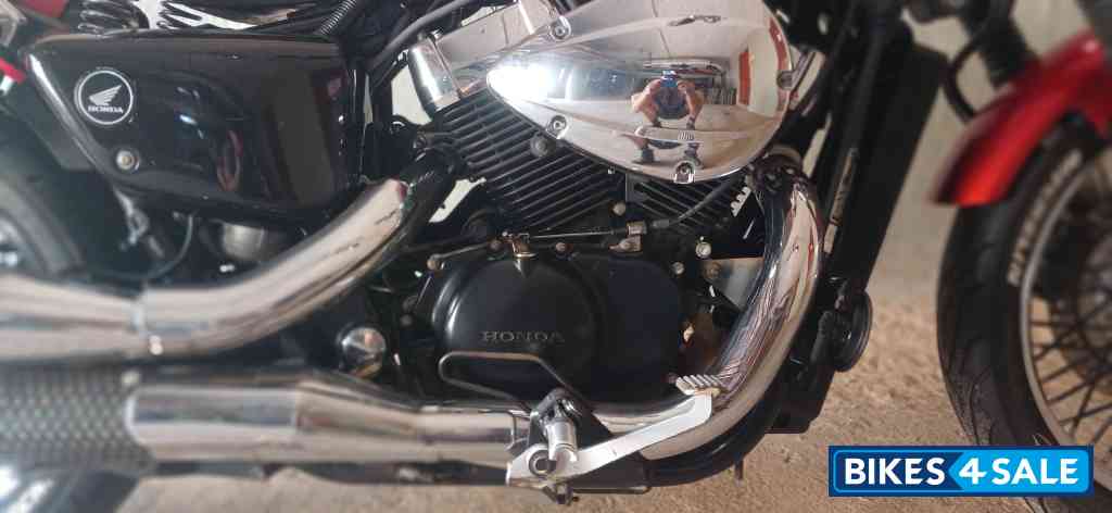 Red Honda VT-S 750 Red Honda VT-S 750