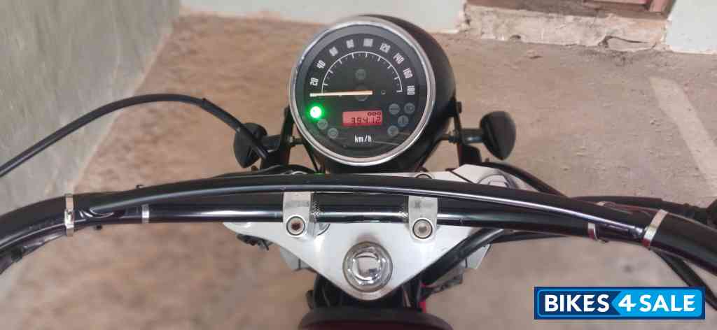 Red Honda VT-S 750 Red Honda VT-S 750