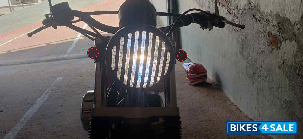 Red Honda VT-S 750 Red Honda VT-S 750