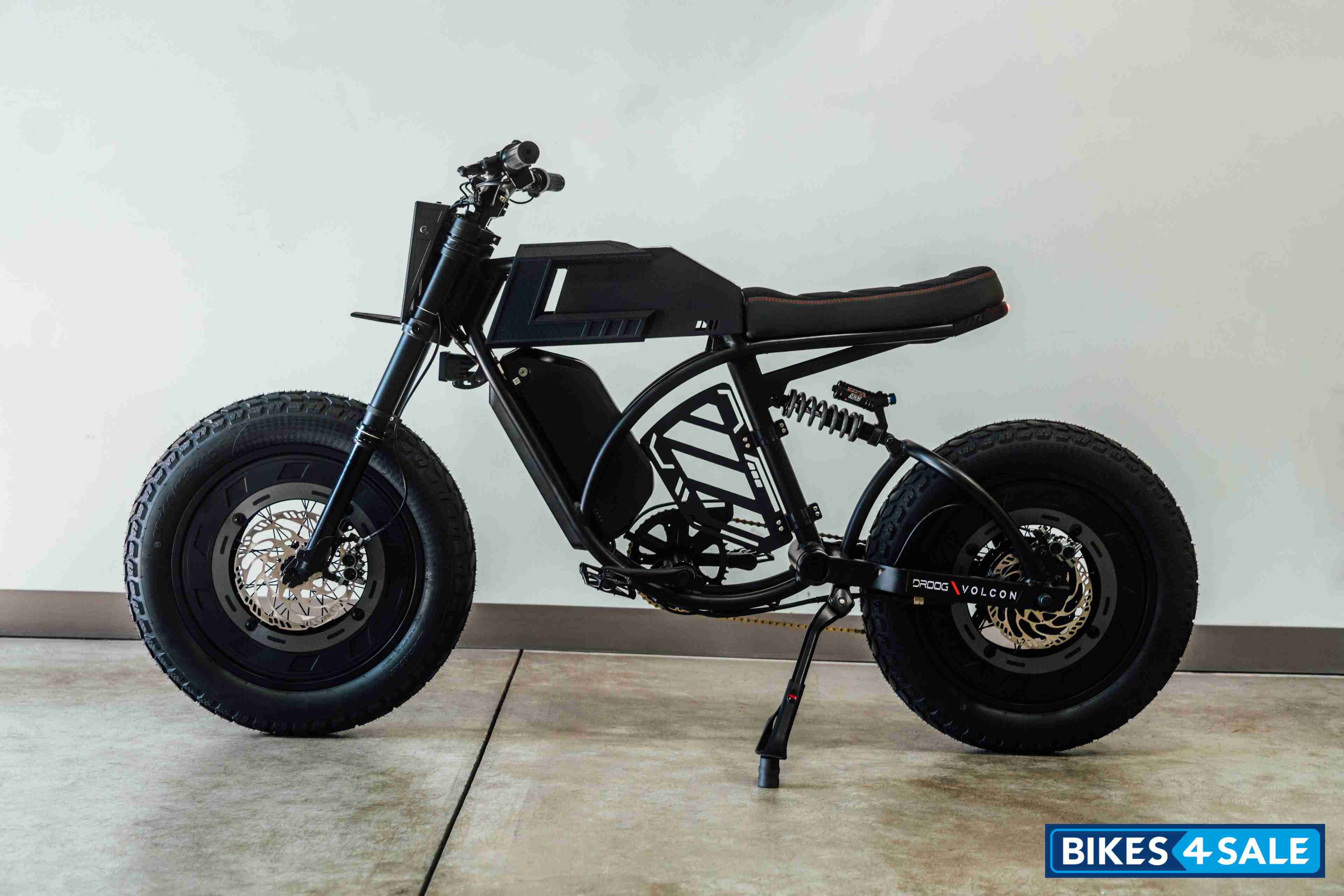 Droog Moto Droog X Volcon Brat