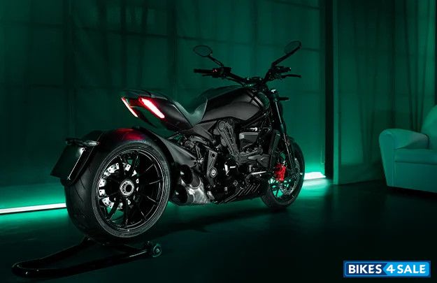 Ducati XDiavel Nera