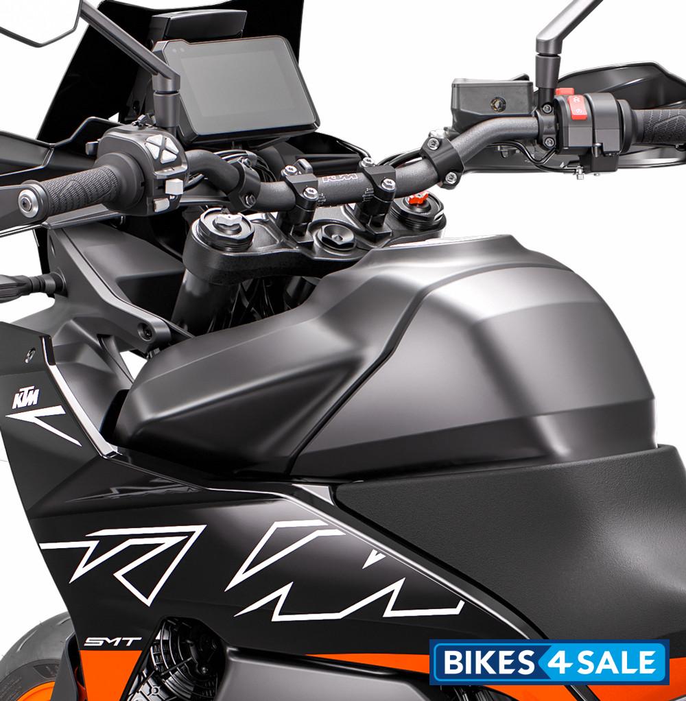 KTM 2024 890 SMT