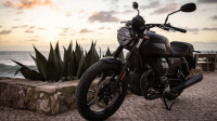 Moto Guzzi V7 Stone