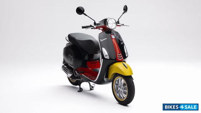 Vespa 125cc Mickey Mouse Edition