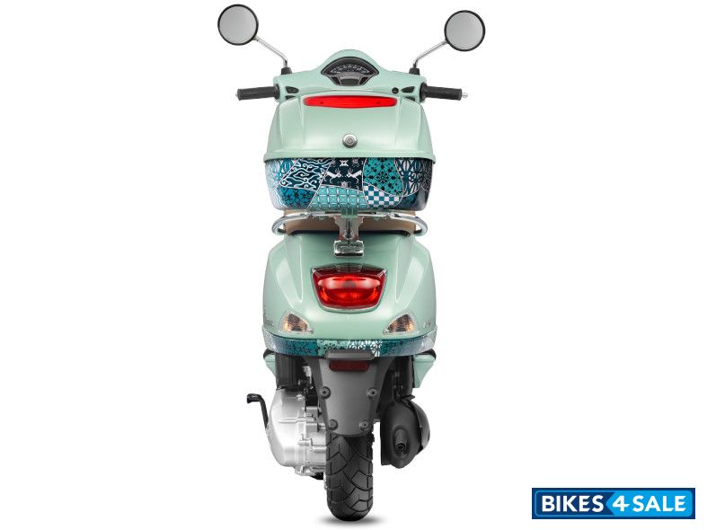 Vespa Primavera Batik LX 125 i-get Special Edition